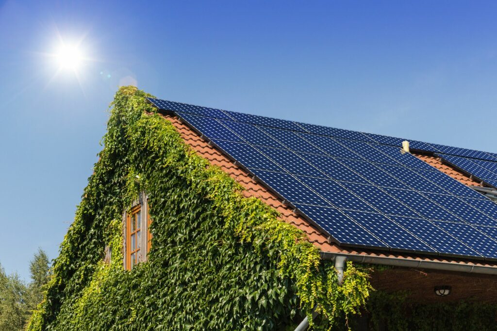 Fotovoltaické elektrárny snižují náklady na bydlení